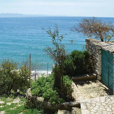27 Apartment Qeparo