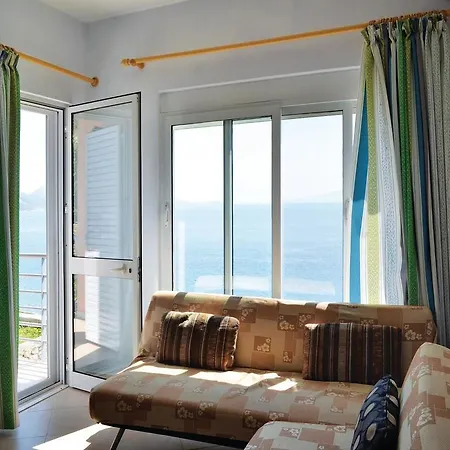 Apartment 27 Qeparo